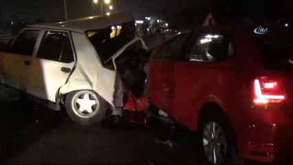 Zincirleme Kazada Otomobil Hurdaya Döndü: 1 Yaralı