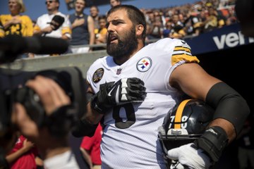 Steelers' player has highest-selling jersey after standing for national anthem