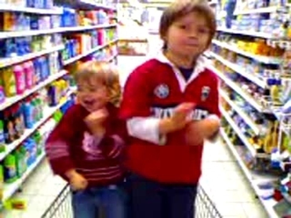 Sacha et Jeanne - Tektonik à Intermarché