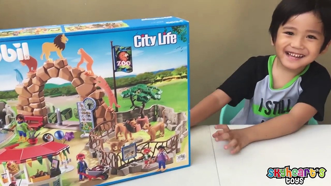 A Giant Panda inside our Playmobil Zoo Animals toys for kids City Life  lion, penguin, rhino, giraffe - Dailymotion Video