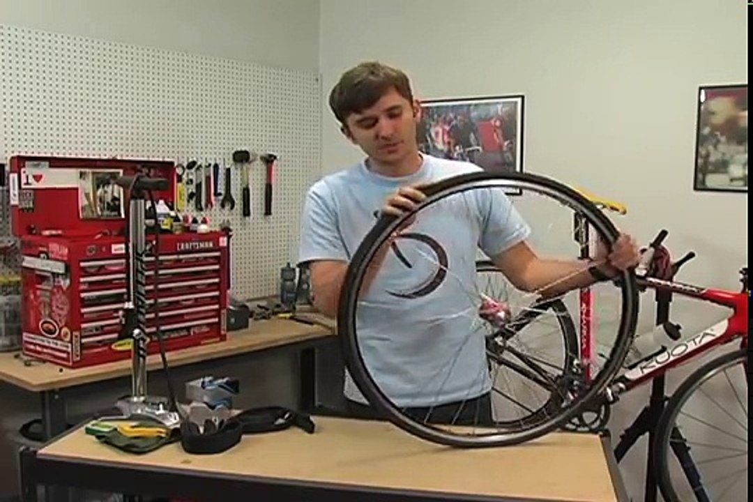 Installing an inner tube on your bike