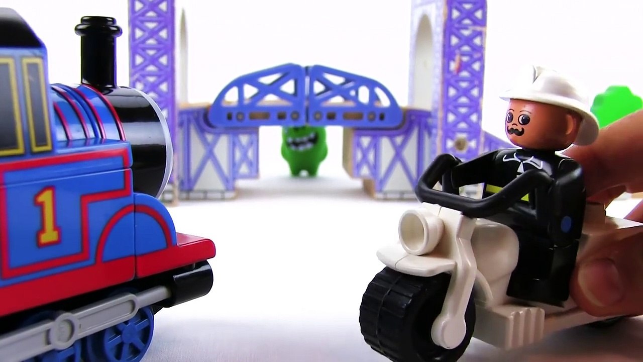 Thomas and Friends, Mean LEGO Man, and Disney Cars Lightning McQueen Build a Bridge! Video for Kids
