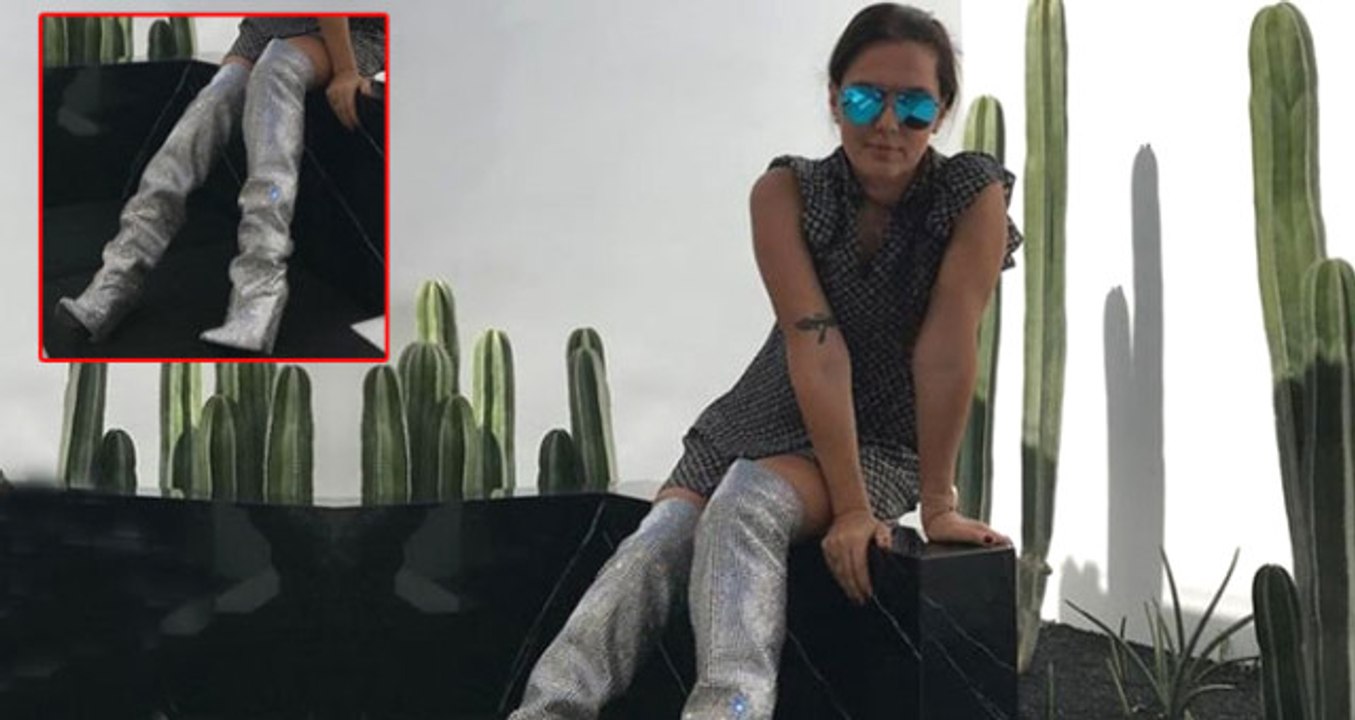 Demet Akalın'ın Araba Fiyatına Aldığı Çizmeleri Sosyal Medyaya Damga Vurcu