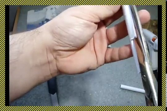 Как сделать полуавтоматический пистолет-пулемет типа УЗИ из бумаги. Магазин на 9 пуль! Легко!