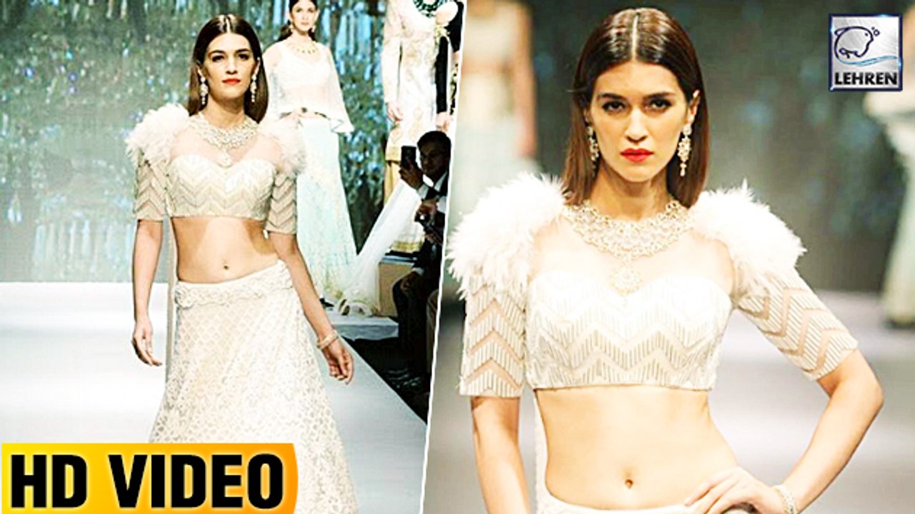 Kriti Sanon Walks The Ramp At IIJW 2017