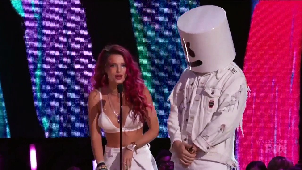 Marshmello and Bella Thorne Present at Teen Choice Awards 2017 - Logan Paul Liza Koshy Fifth Harmony