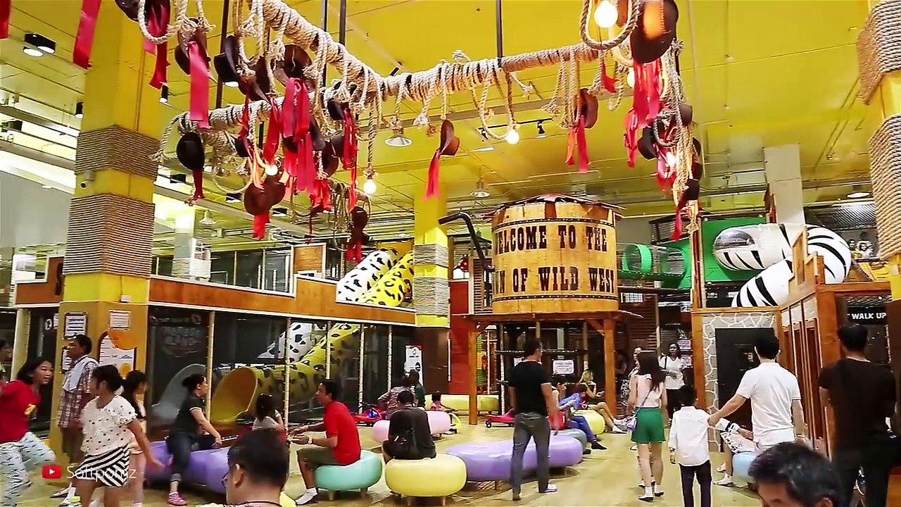 ซอฟท่องโลก - เที่ยวอุดรธานี ตะลุยเมืองคาวบอย!【Harbor Land Udon thani】-OFKxabVmzeg