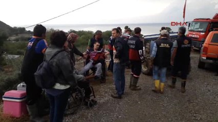 Çanakkale Gelibolu'da Su Baskını; 4 Kişilik Aile Mahsur Kaldı - Ek