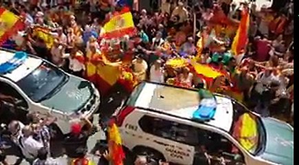 Así despiden por toda España a los policías y guardias civil
