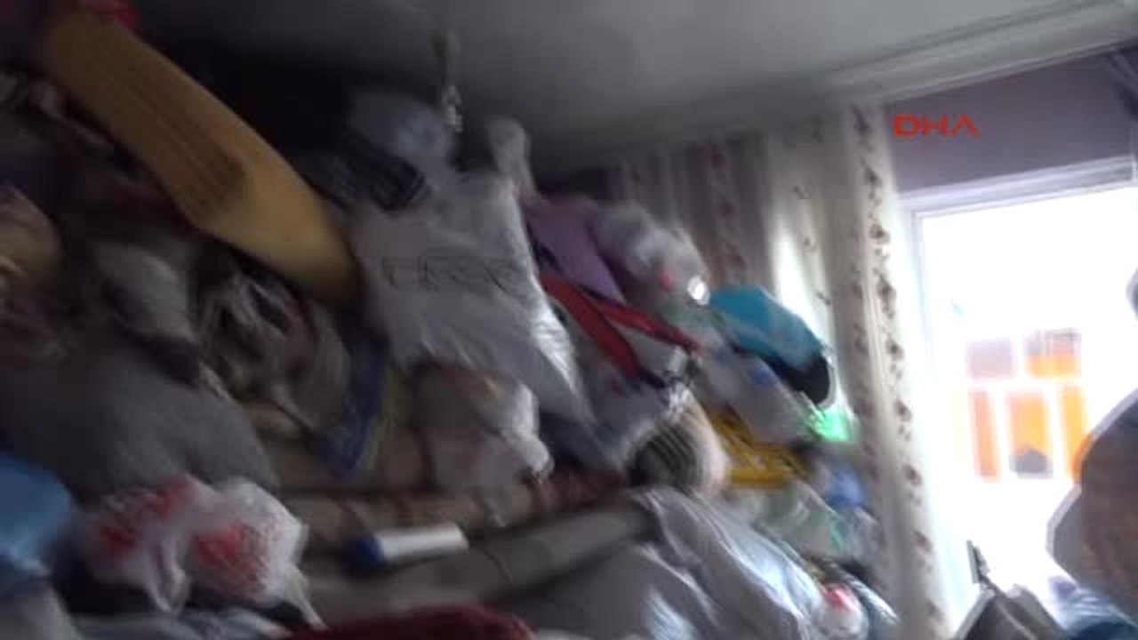 Bursa'da Bir Evden 3 Kamyon Çöp Çıktı