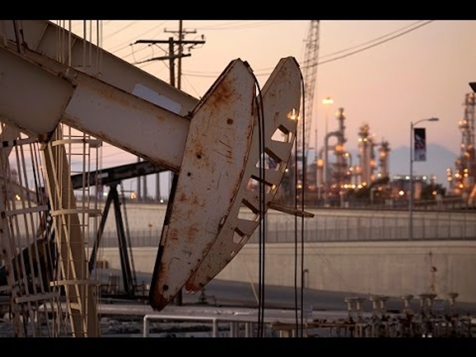 Game of Oil: US companies losing price war as massive job cuts hit industry while Saudis profit