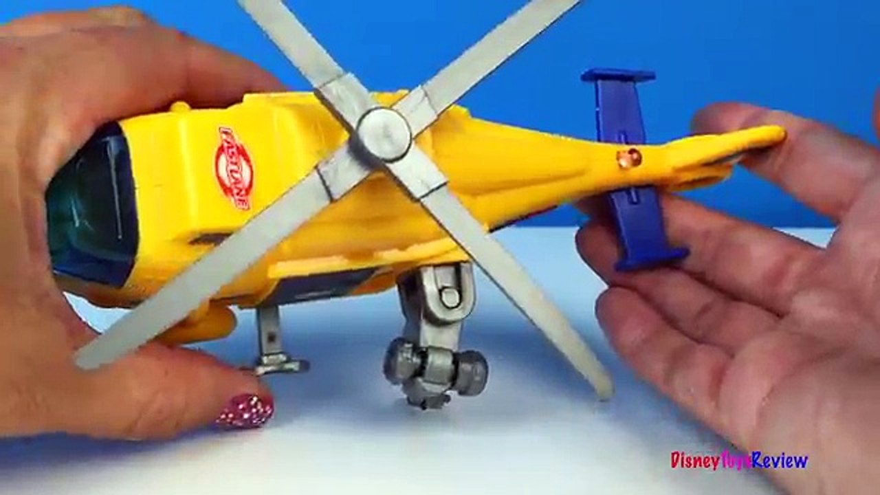 FAST LANE ACTION WHEELS MIGHT MACHINES POLICE TRUCK RESCUE HELICOPTER LIGHTS & SOUNDS ACTION HOOK
