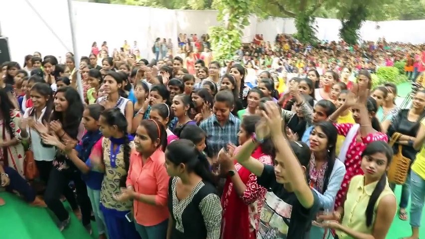 Sapna Ko Kiya Ek Delhi Collage Ki Ladki Ne Fail wo b haryanvi gaane pr , Video jurur Dekhe