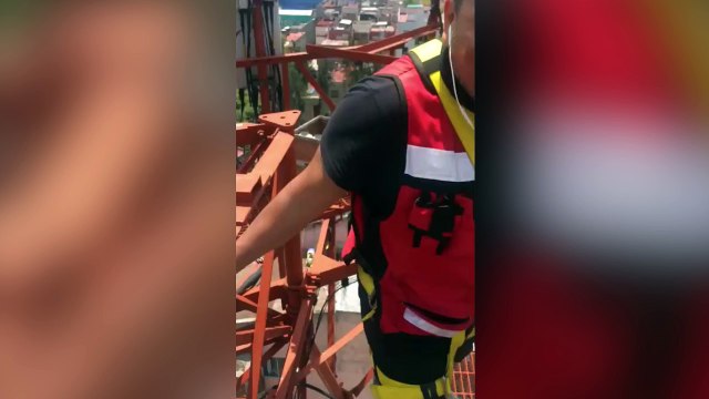 Obreros resisten el terremoto de México en una torre a 30 metros del suelo