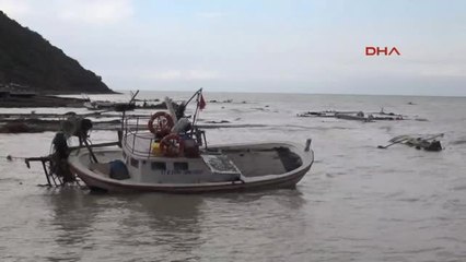 Çanakkale Gelibolu'da Bir Aile Su Baskını Nedeniyle Mahsur Kaldı