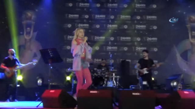 Adana'da Herkes Bunu Konuyor; Aleyna Tilki Konserini Conolar mı Bastı