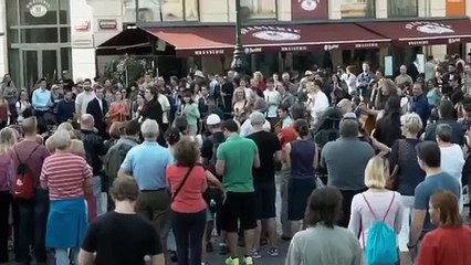 ローラのフラッシュモブ完全版! 「第九」サプライズ演奏!? 『櫻井・有吉THE夜会』【TBS】