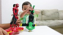 Super Hero Superman Hulk Spiderman Homem de Ferro com Medo de Rato