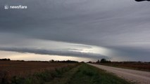 Stunning time-lapse shows storm rolling into Winnipeg, Canada