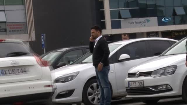 Otomobilde Mahsur Kalan Bebeği İtfaiye Kurtardı... Anahtarla Oynayınca Araçta Mahsur Kaldı