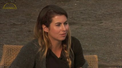 Beau bespreekt met Cemal, Johan en Linda wat er met het geld moet gebeuren