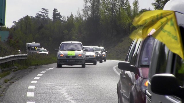Les retraités agricoles paralysent la rocade d'Auch