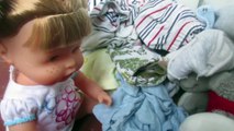 La Bebé Nenuco Luna pone la lavadora | Vídeos de Nenuco en español