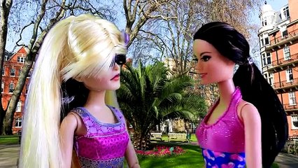 O Que Raquelle Pretende fazer com a Barbie Beatriz? - Novelinha da Barbie [Parte 32]