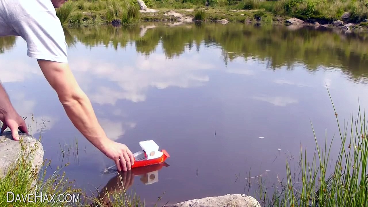 How to Make a Model Motorboat