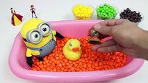 LEARN Colors Minion Doll Bath Time with Skittles Candy and Num Noms Shopkins Surprise Toys!