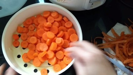 How to Steam Fresh Carrots in a Rice Cooker