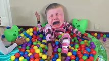 Crying Baby & Bad Baby Ball Pit MAGIC GUMBALLS Big Head Babies Frozen Elsa TOYS TO SEE