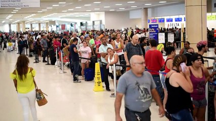 Affluence à l'aéroport de San Juan pour quitter Porto Rico