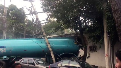 Pipa provoca carambola en la CDMX