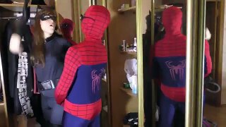Spiderman Kisses Catwoman - Superheroes Funny Pranks Movie In Real Life