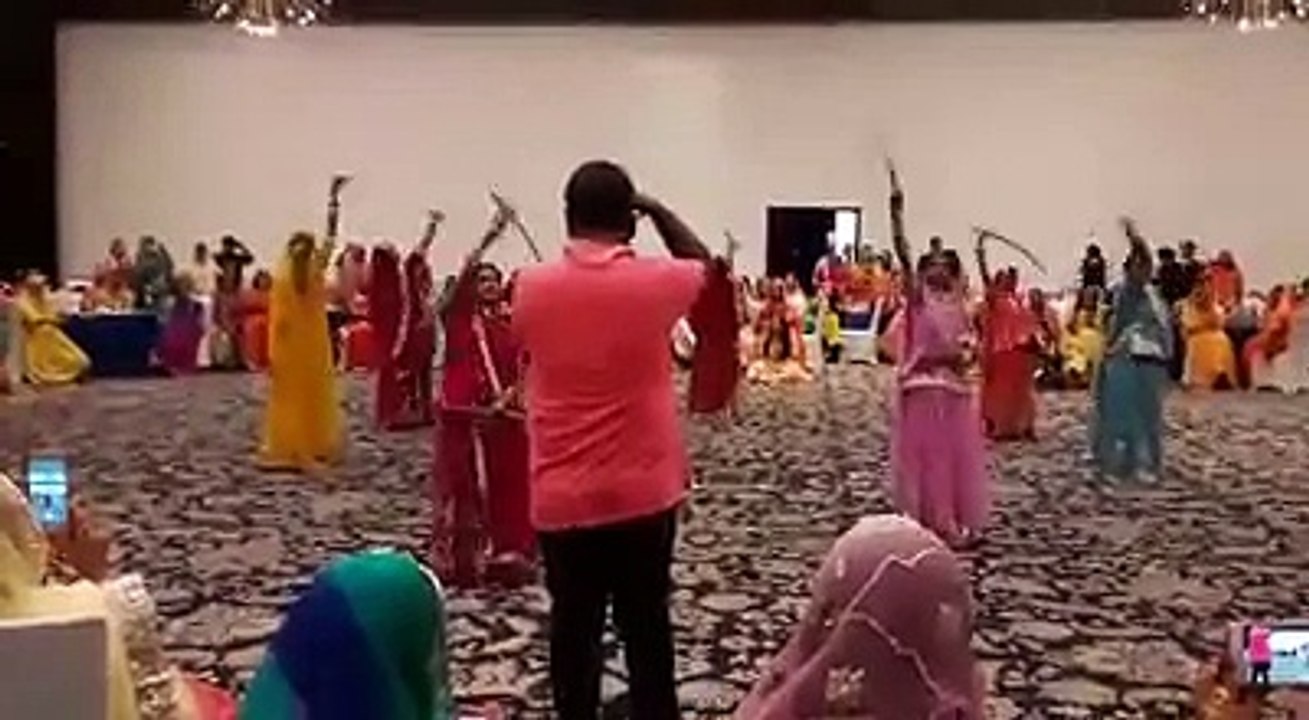 क्षत्राणियां तलवार बाज़ी "अधिक से अधिक शेयर करे साथियों " । राजपूतो की शान है तलवार ⚔️️