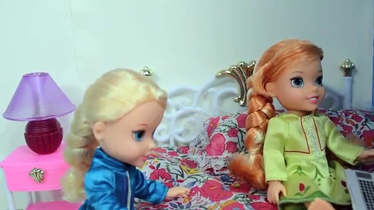 Anna And Elsa Toddlers CLONE Themselves! Part 2