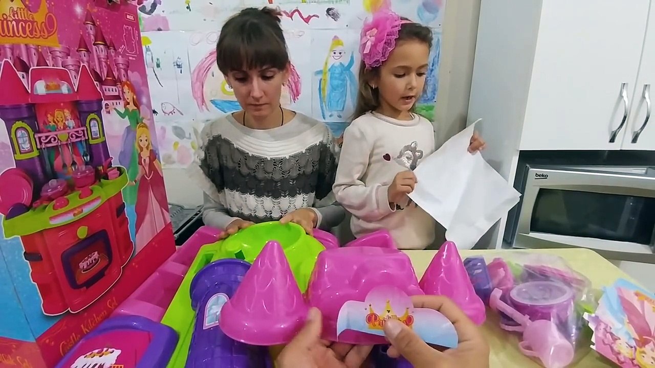 Elif için yeni prenses mutfak seti açıyoruz, eğlenceli çocuk videosu
