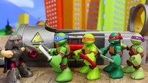 Teenage Mutant Ninja Turtles T-Sprints Sewer Dual Playset Racing Shredder and TMNT Robot Toy