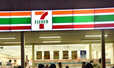 Pesangon, Gaji, dan THR Eks Karyawan Sevel Belum Dibayar