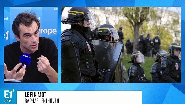 La démocratie réduit les libertés au nom de la sécurité. La démocrature supprime les libertés au nom de la liberté