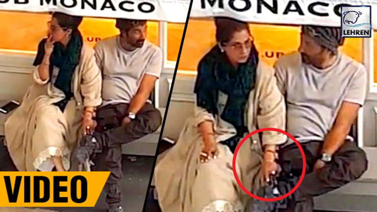 Dimple Kapadia & Sunny Deol Spotted Smoking & H...