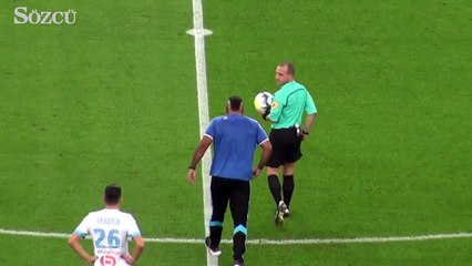 Marsilya taraftarından başlama vuruşu