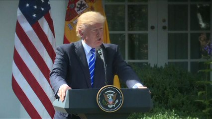 Trump critique le geste "scandaleux" des joueurs de la NFL