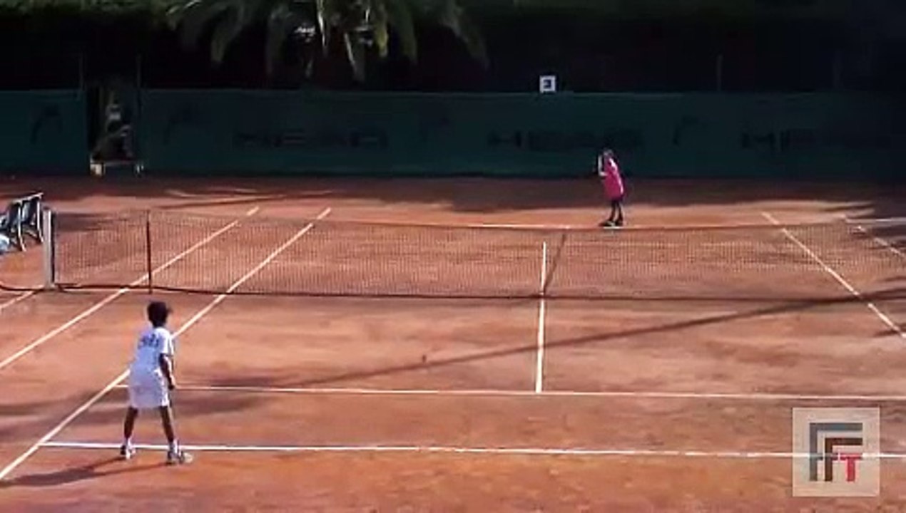 Déplacer sur le terrain Garçons 8 ans Terre bat...