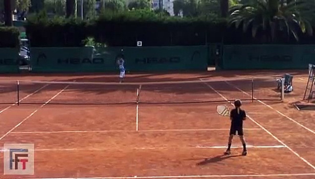 Déplacer sur le terrain Garçons 8 ans Terre battue (1e partie)