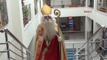 Antalya - Alman Noel Baba Camide Dua Edip Barış Diledi