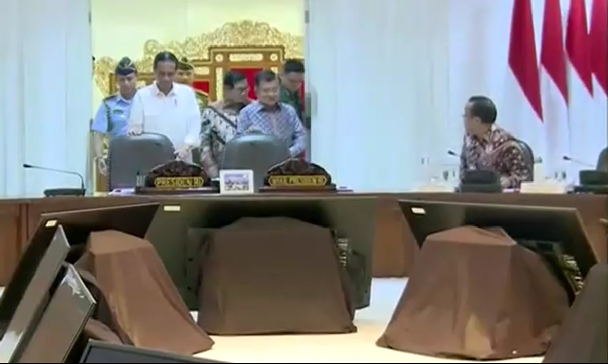 Presiden Jokowi Gelar Rapat Terbatas Penanganan Gunung Agung