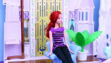 Download Video: Frozen Elsa Steals Barbie Clothes ❤ Barbie Police Detective Career DisneyCarToys Frozen Castle