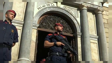 1-O: La Fiscalía ordena a la policía catalana precintar los colegios electorales